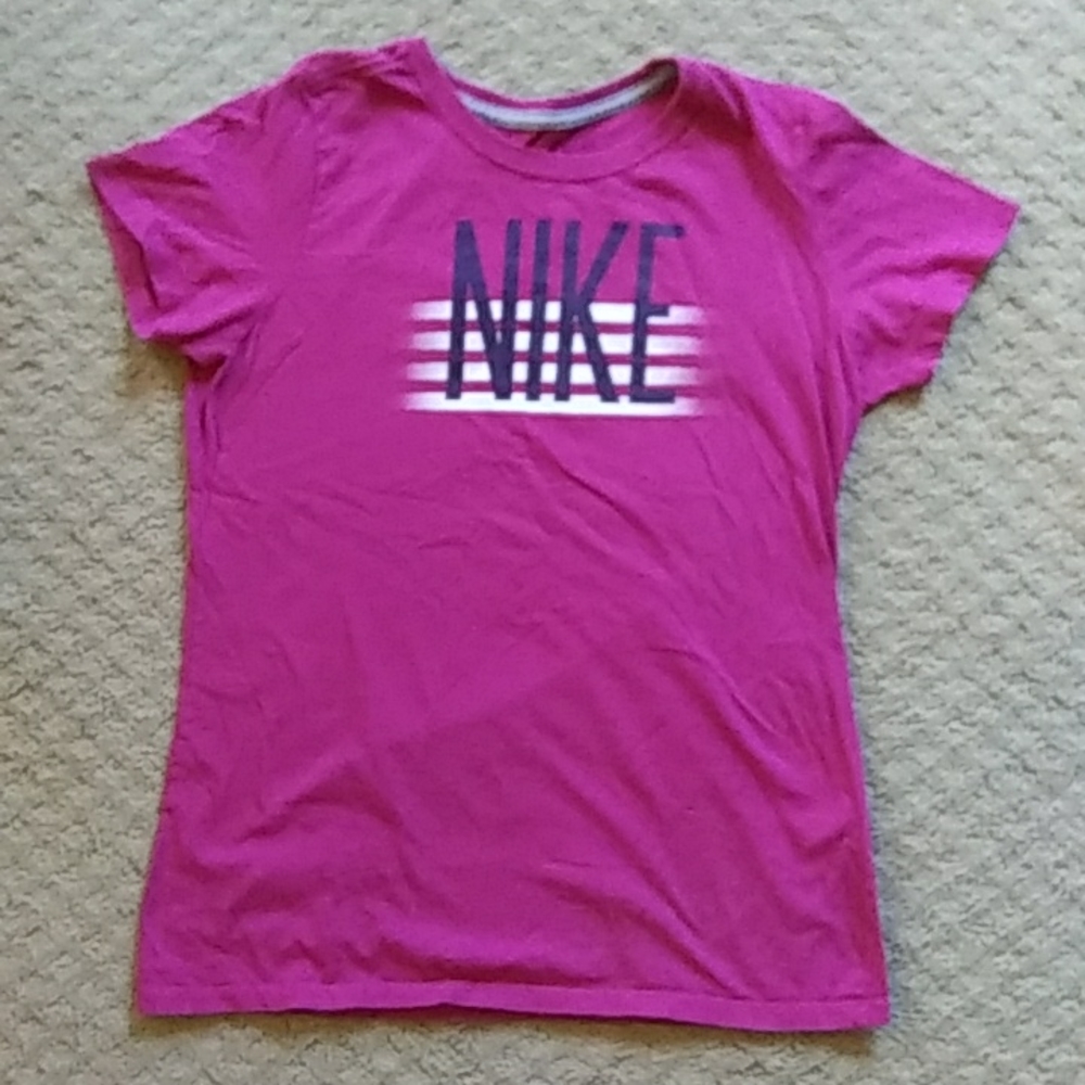 Nike women's slim-fit large purple t-shirt